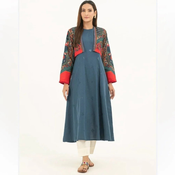Dresses & Skirts - 2 piece dress With a mixture of red, teal and green colors Size Medium